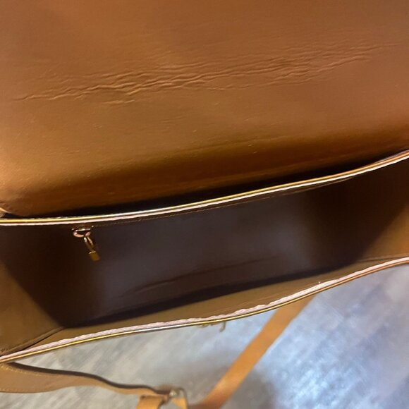 LOUIS VUITTON CHRISTIE VERNIS CROSSBODY - Picture 3 of 6